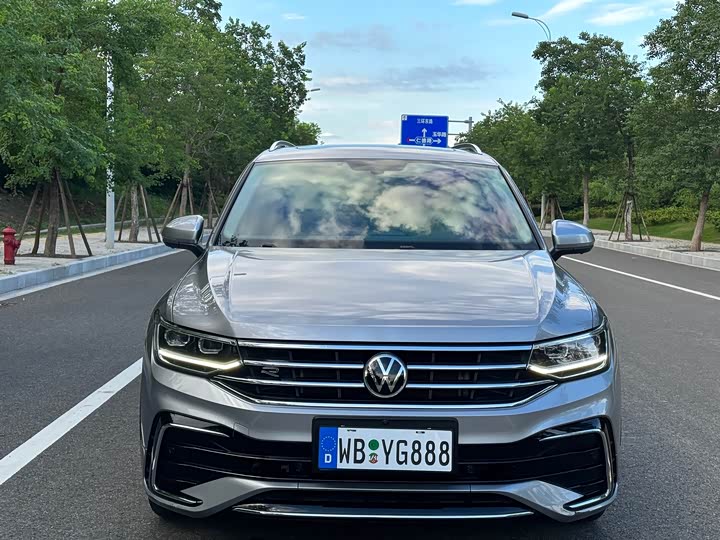 Фото 2 - Volkswagen Tiguan L Pro