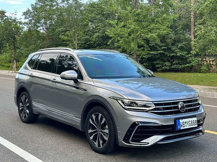 Фото 3 - Volkswagen Tiguan L Pro