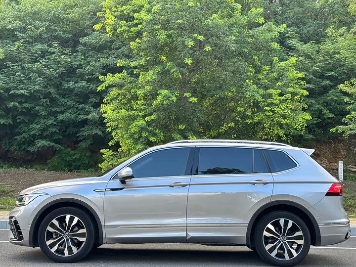 Фото 7 - Volkswagen Tiguan L Pro