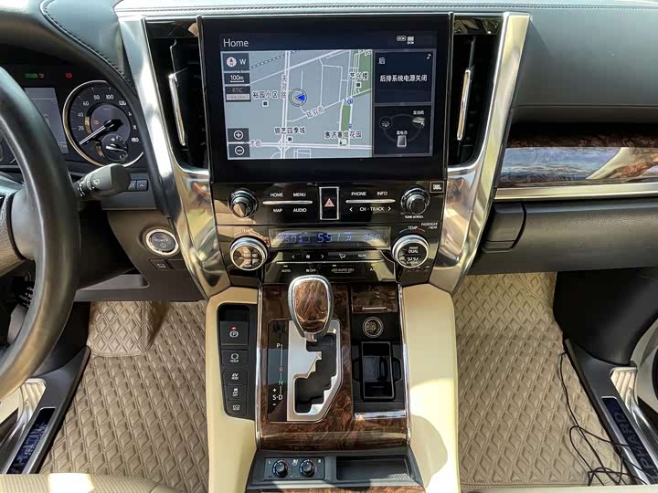 Фото 14 - Toyota Alphard