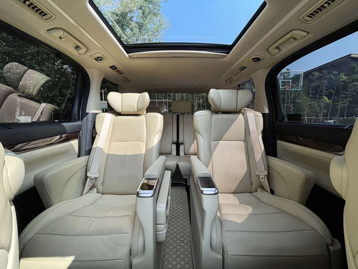 Фото 15 - Toyota Alphard