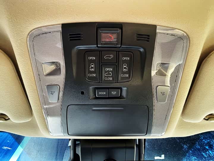 Фото 4 - Toyota Alphard