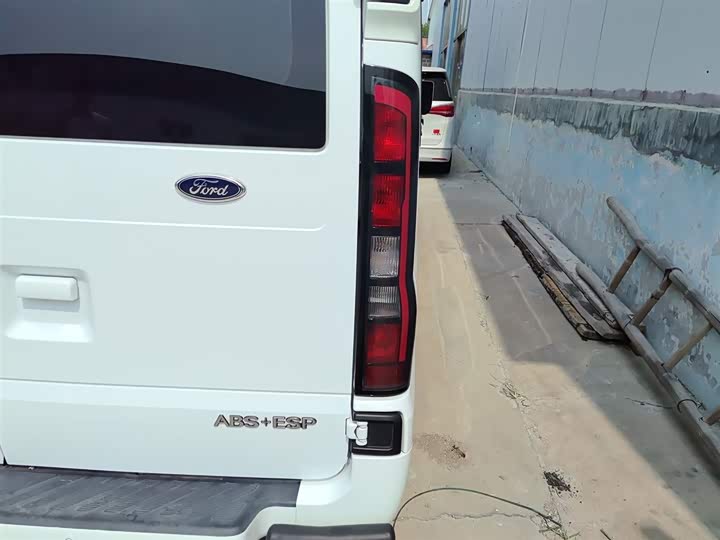 Фото 8 - Ford Transit New