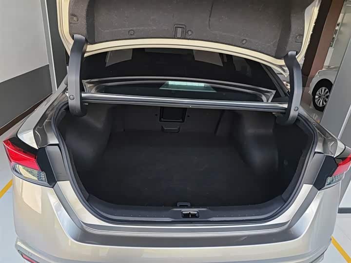 Фото 10 - Nissan Teana