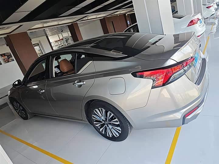 Фото 26 - Nissan Teana