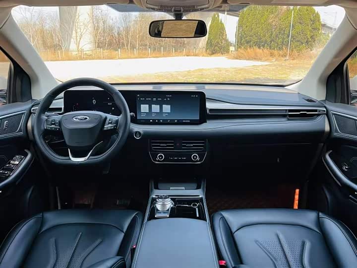 Фото 15 - Ford Edge