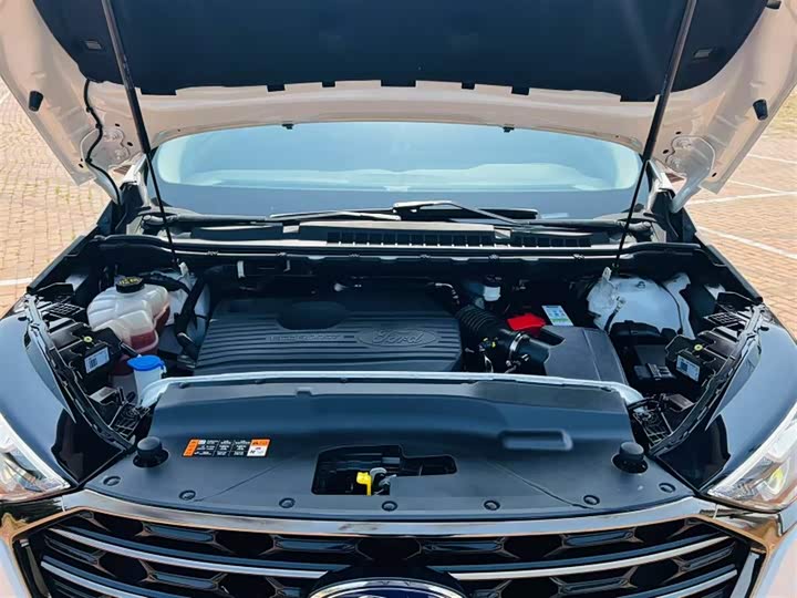 Фото 20 - Ford Edge