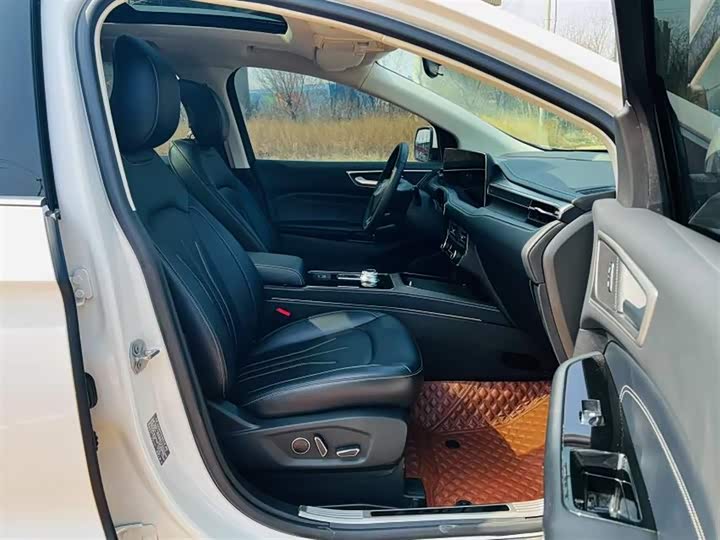 Фото 21 - Ford Edge