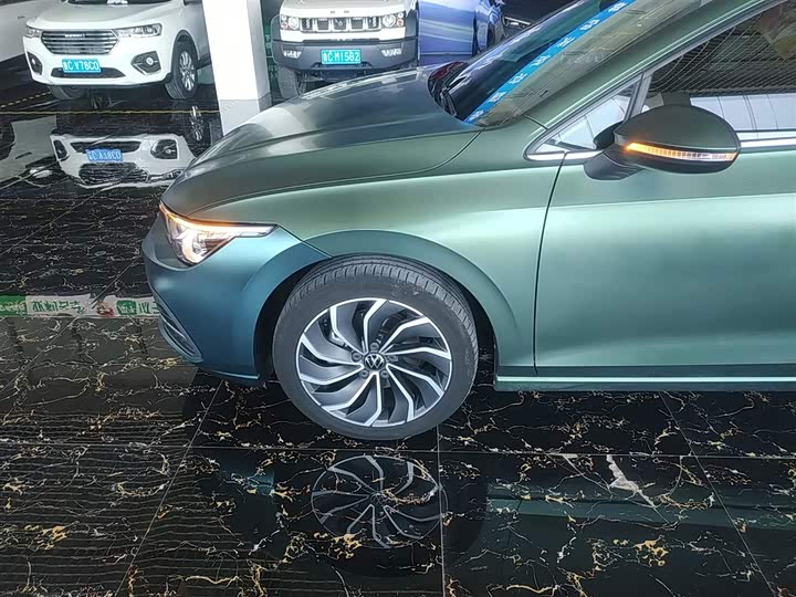 Фото 22 - Volkswagen Golf