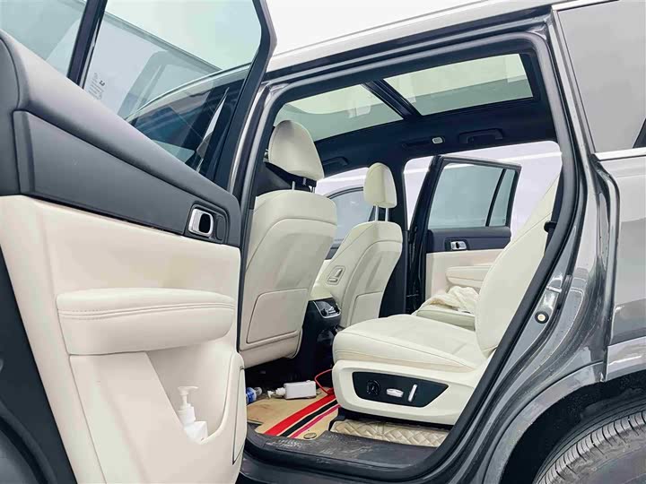 Фото 12 - LiXiang One