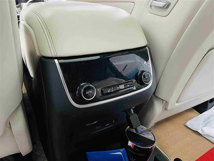 Фото 13 - LiXiang One