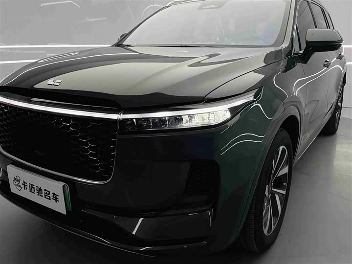 Фото 24 - LiXiang One