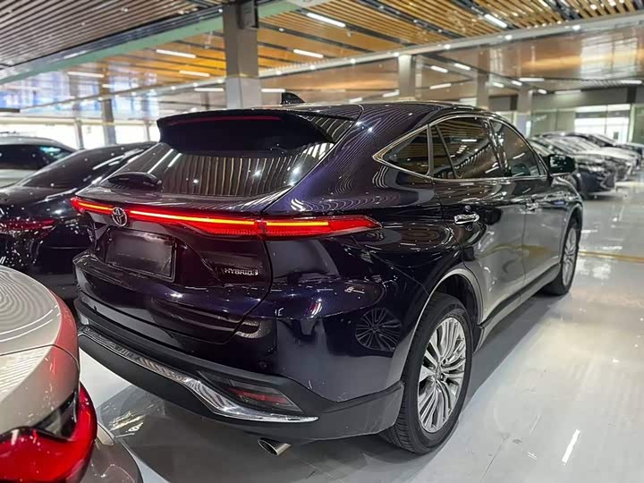 Фото 3 - Toyota Harrier