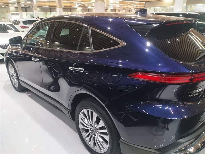 Фото 4 - Toyota Harrier