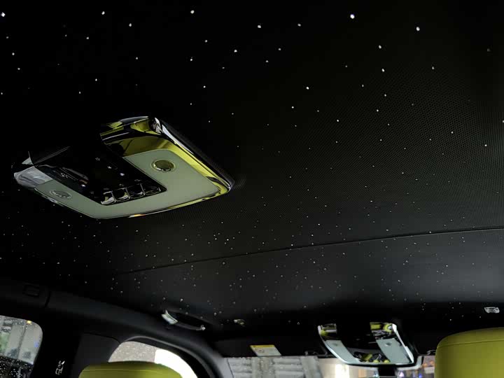 Фото 12 - Rolls-Royce Cullinan