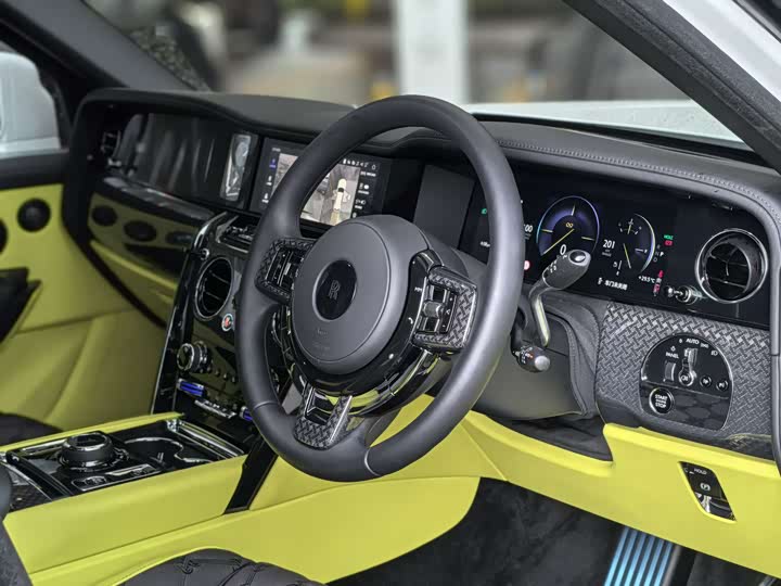 Фото 5 - Rolls-Royce Cullinan