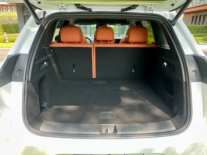 Фото 18 - LiXiang L6