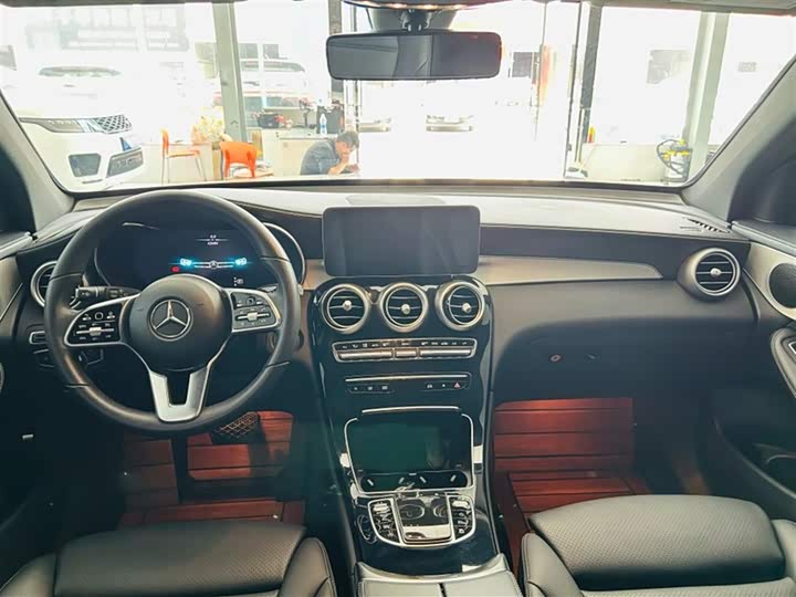 Фото 11 - Mercedes-Benz GLC-Class