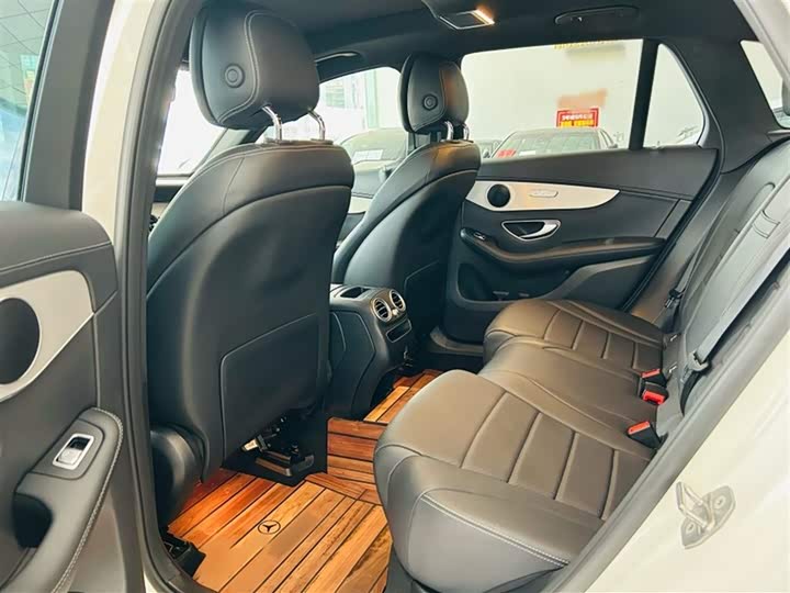 Фото 13 - Mercedes-Benz GLC-Class