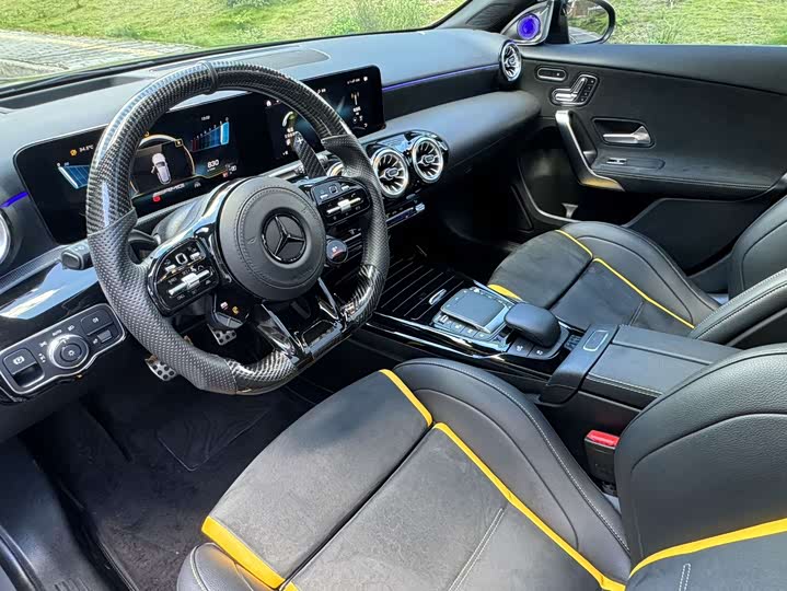 Фото 11 - Mercedes-Benz A-Class AMG