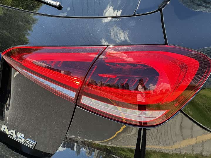 Фото 9 - Mercedes-Benz A-Class AMG