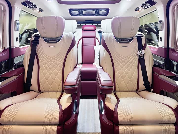 Фото 10 - Mercedes-Benz V-Class