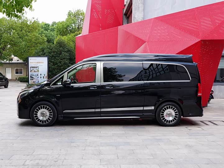 Фото 4 - Mercedes-Benz V-Class