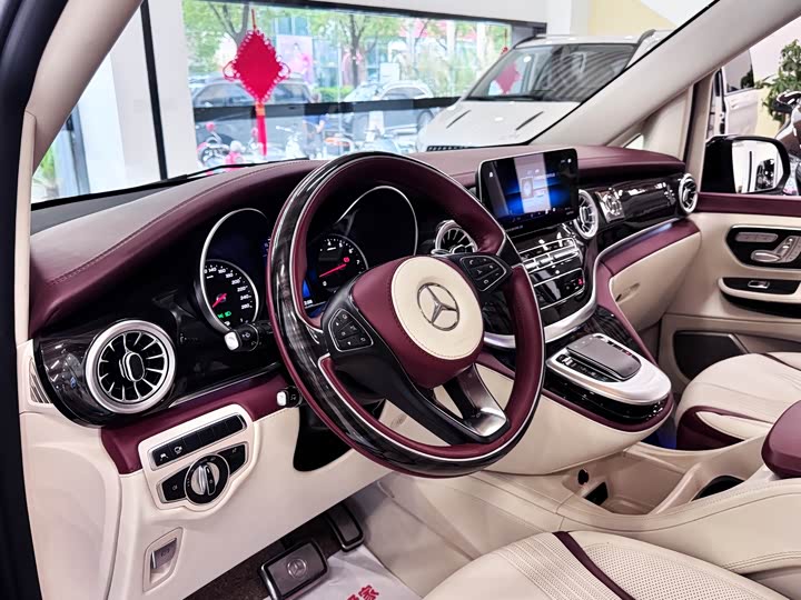 Фото 6 - Mercedes-Benz V-Class