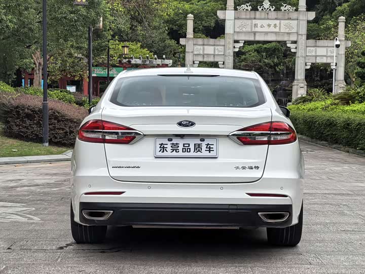 Фото 5 - Ford Mondeo