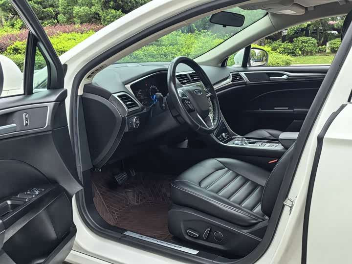 Фото 8 - Ford Mondeo