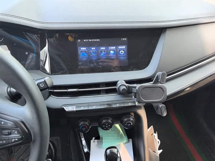 Фото 31 - Changan CS15