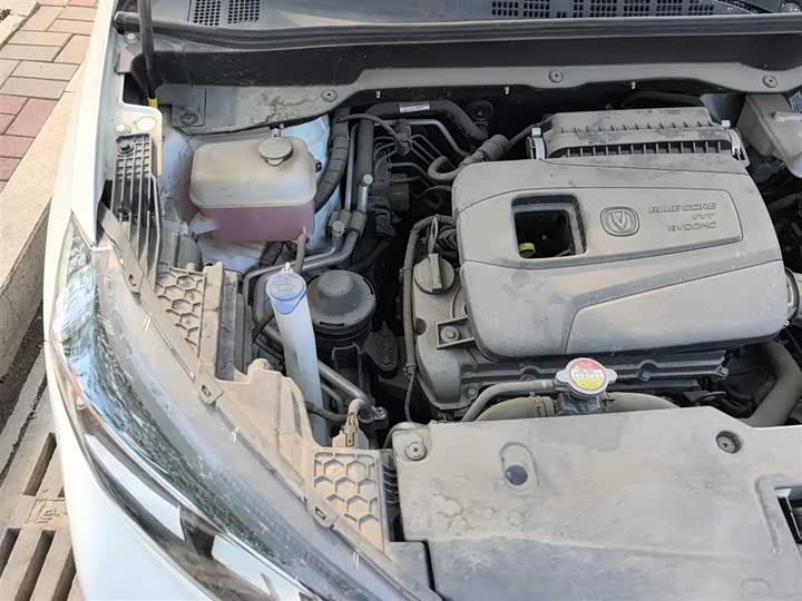 Фото 9 - Changan CS15