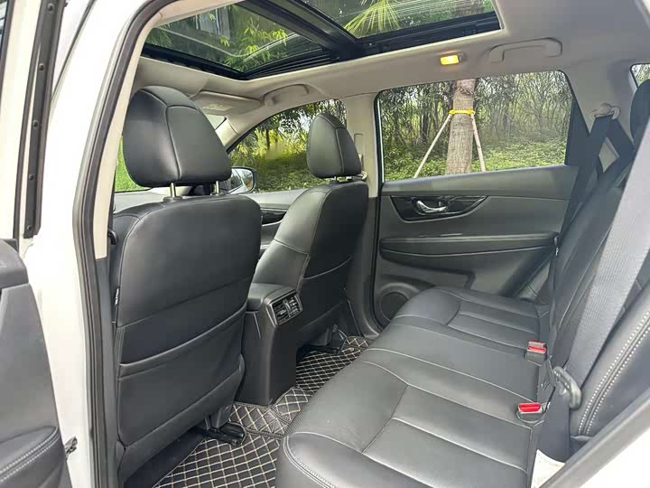 Фото 6 - Nissan X-Trail