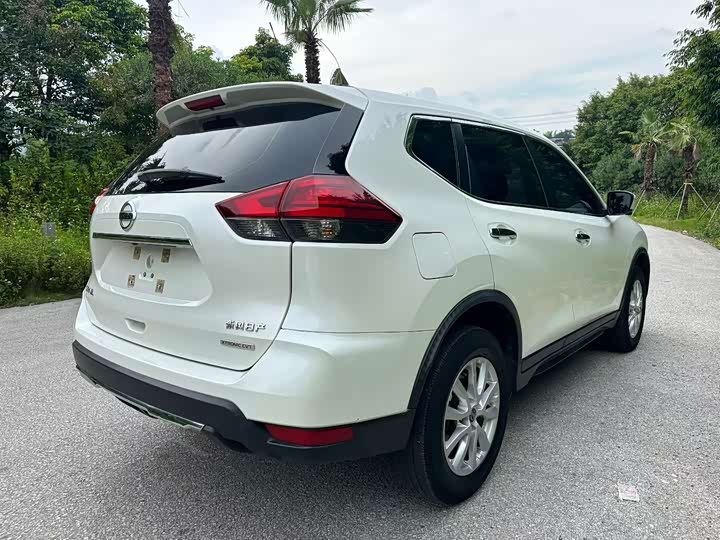 Фото 9 - Nissan X-Trail