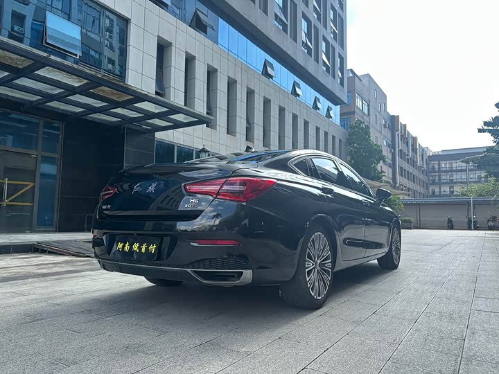 Фото 11 - Hongqi H5