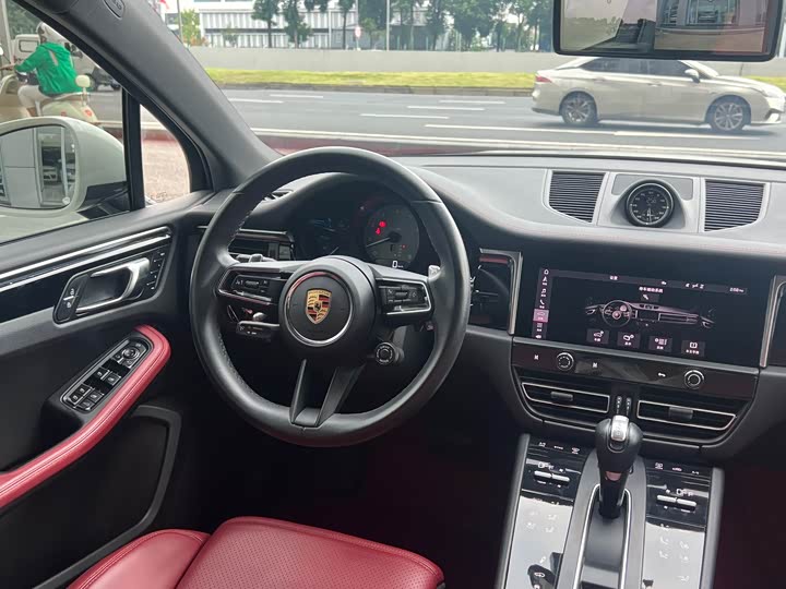 Фото 15 - Porsche Macan