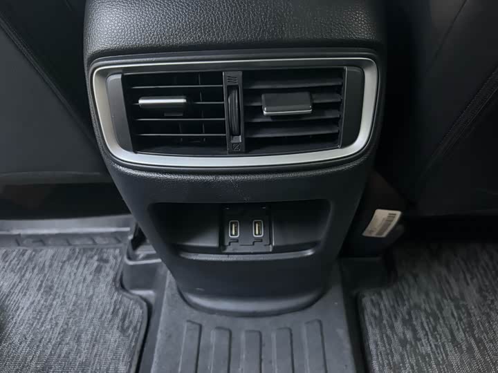 Фото 11 - Honda CR-V