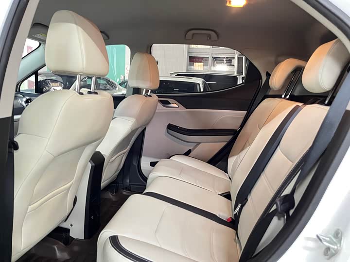 Фото 12 - BYD Yuan Pro