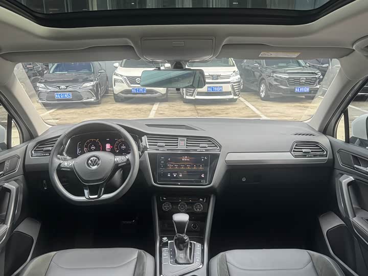 Фото 6 - Volkswagen Tiguan L Pro