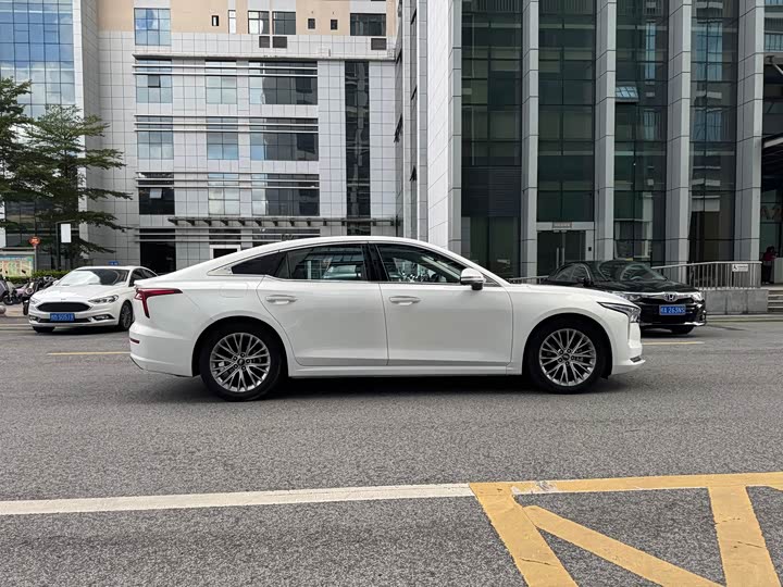 Фото 29 - Bestune B70