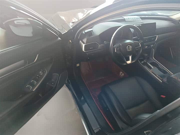 Фото 16 - Honda Accord