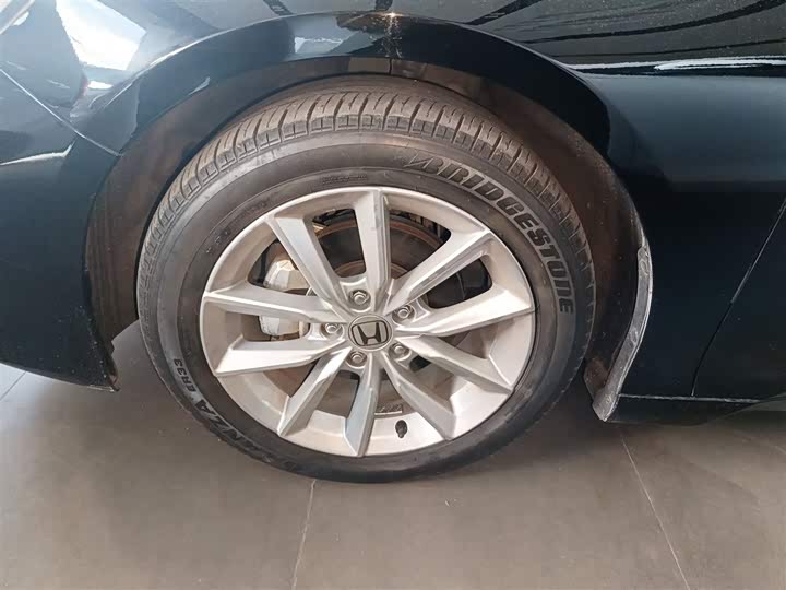 Фото 23 - Honda Accord