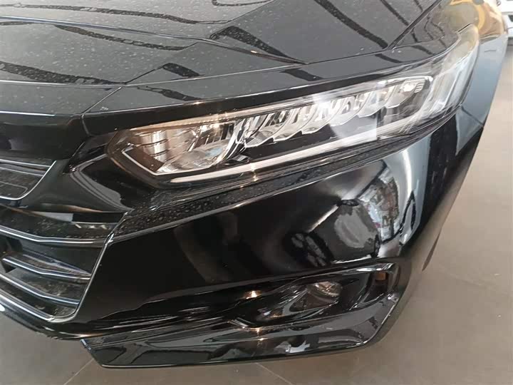 Фото 24 - Honda Accord