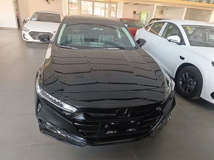 Фото 3 - Honda Accord