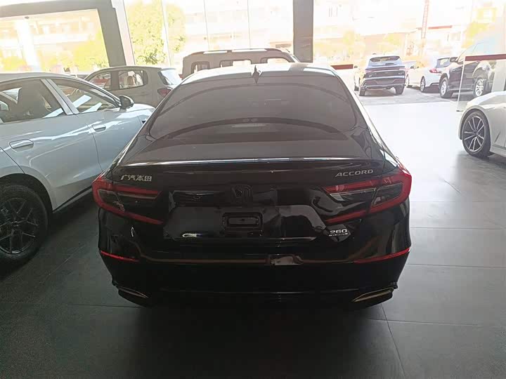 Фото 6 - Honda Accord