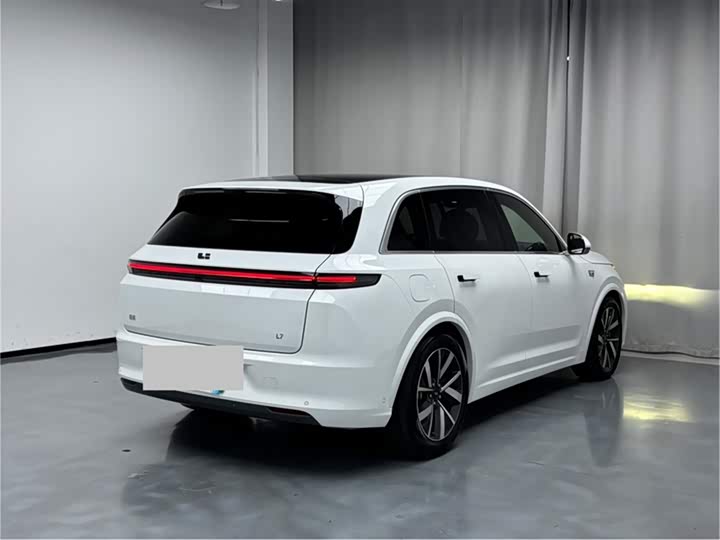 Фото 24 - LiXiang L7