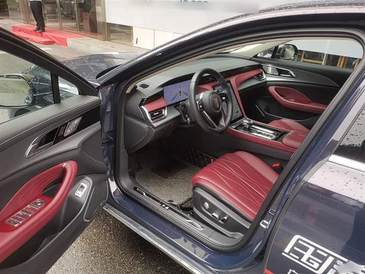 Фото 10 - Hongqi H5