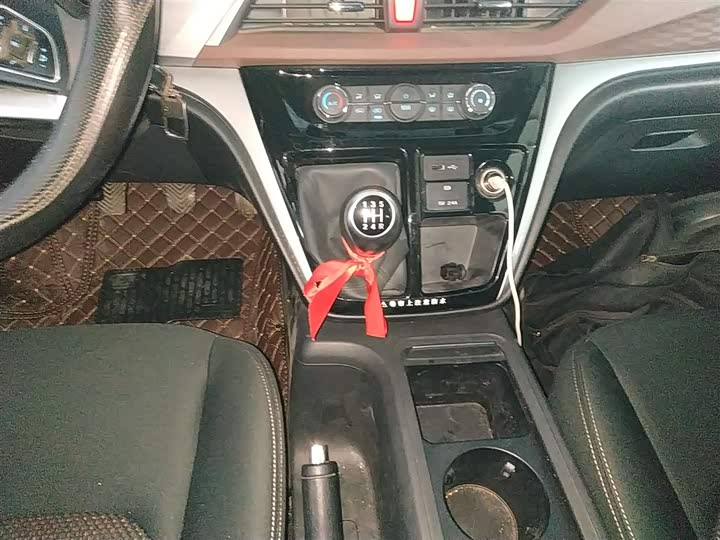 Фото 13 - JAC Refine M3