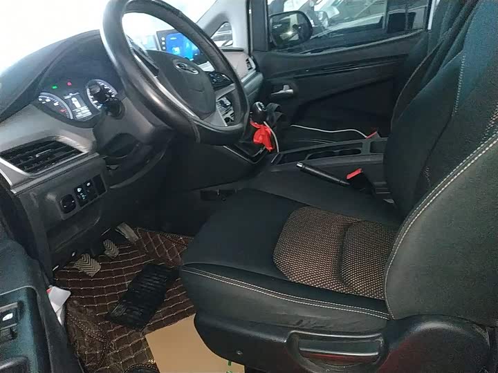 Фото 14 - JAC Refine M3