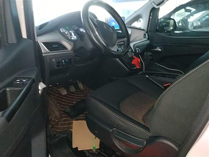 Фото 15 - JAC Refine M3